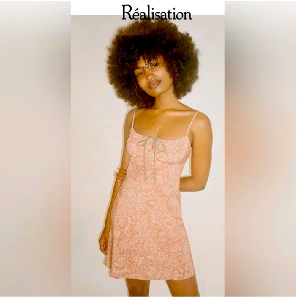 Réalisation Par Inez Dress in pink Paisley